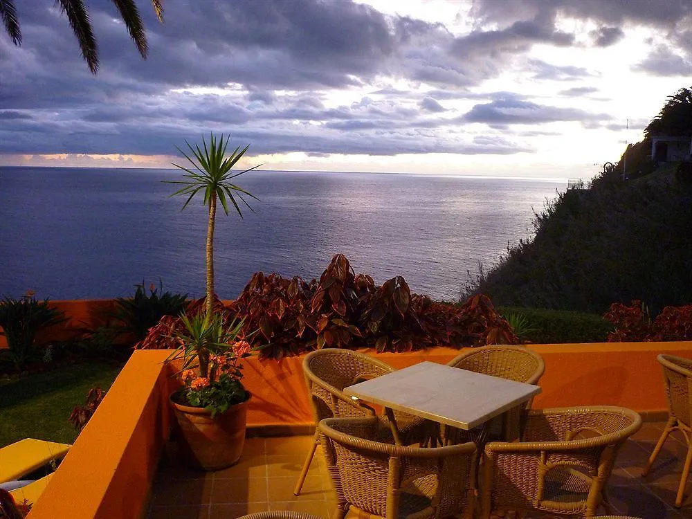 Alpino Atlantico Ayurveda Cure Centre Adults Only Hotel Caniço 4*,  Portugália